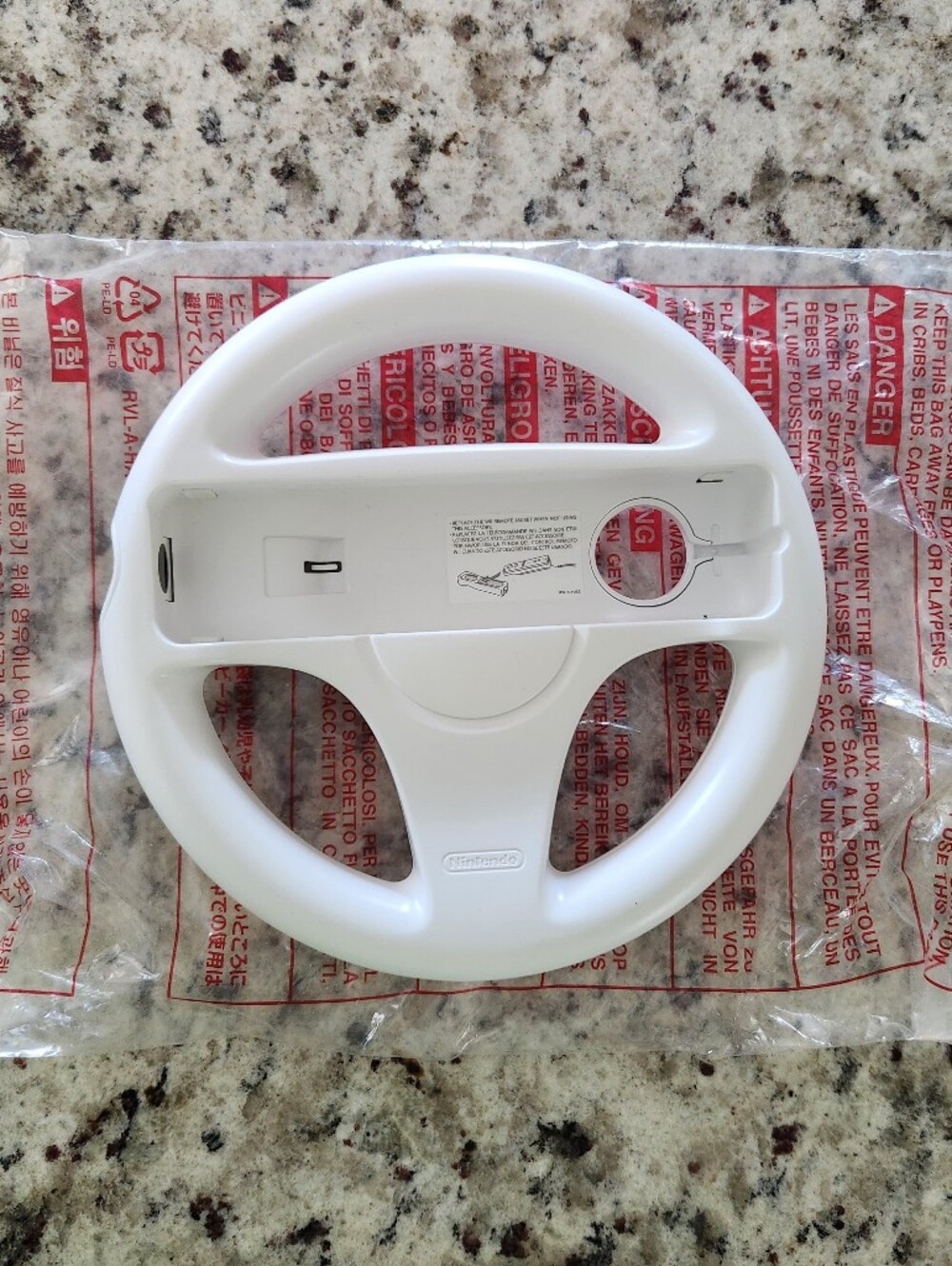 Nintendo Wii Racing Wheel - Picture 2 of 2
